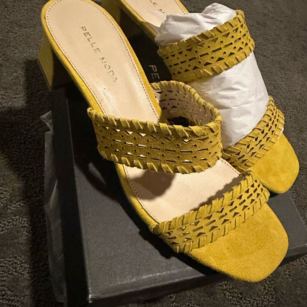 Pelle Moda Sandal